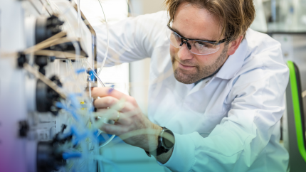 ProQR employee working at the lab